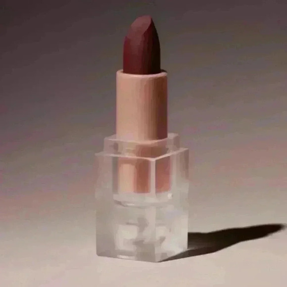Nwob KKW 90’s Vogue Matte Lipstick - Picture 2 of 6